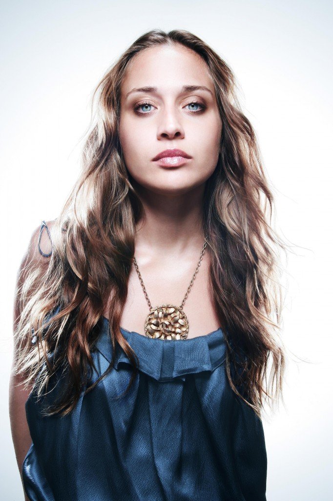 FionaApple_PublicityPhoto1_credit_LionelDeluy